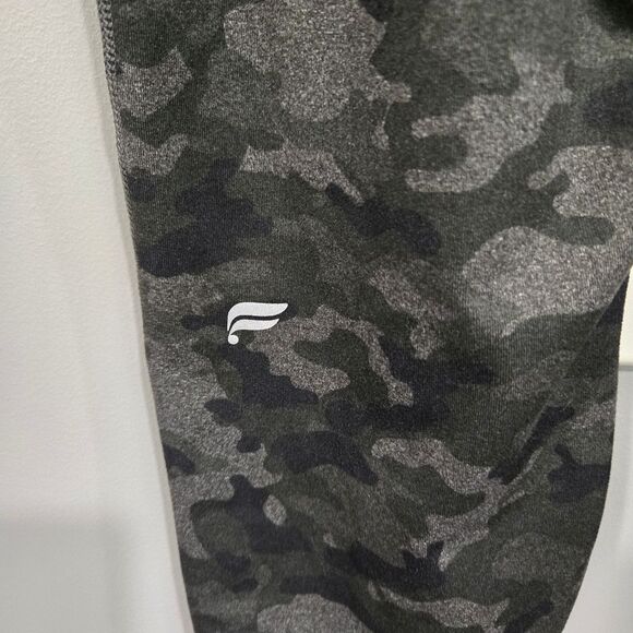 🐢 Fabletics Powerhold High Waisted Pocket Mesh Camo Leggings SIZE XXL - Picture 12 of 15